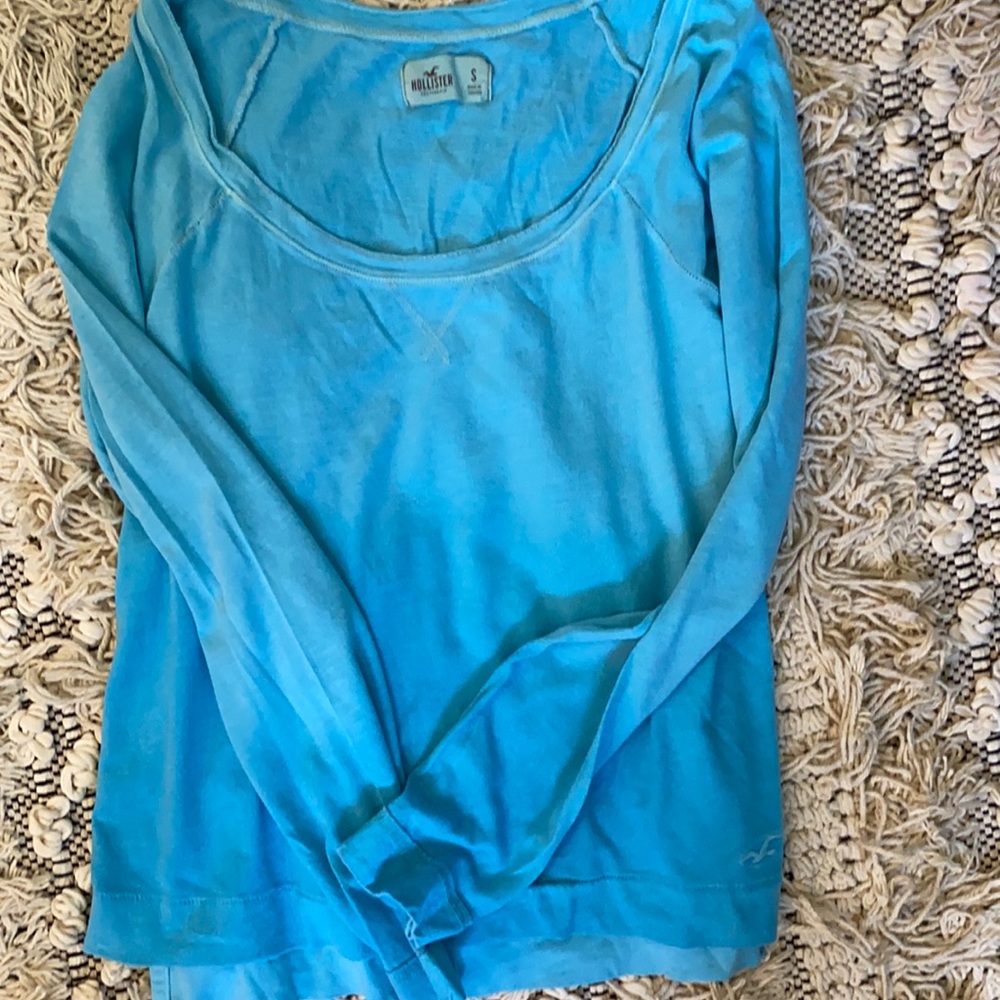 Hollister top